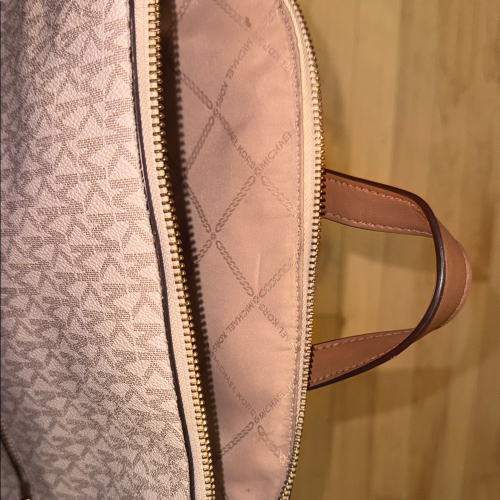 Michael Kors Rhea Medium Logo Backpack - Vanilla & Acorn|Like New - Picture 8 of 13